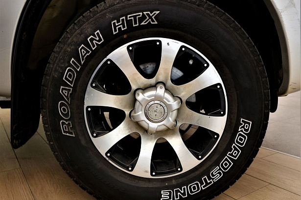 Hilux Комфорт 2.5d MT 4WD (144 л.с.) фото 25